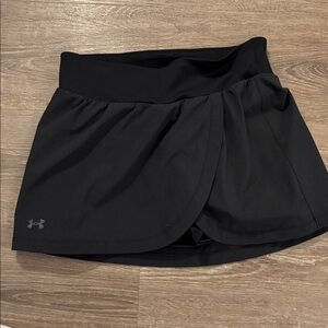 Under Armour Black tennis/golf skirt with shorts size Small S